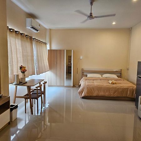 Skypearl Guesthouse & Pub Тау Экстерьер фото