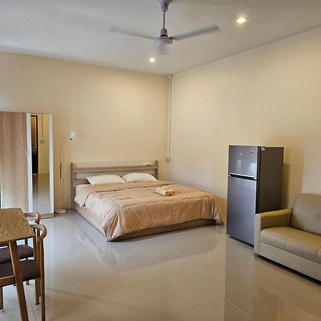 Skypearl Guesthouse & Pub Тау Экстерьер фото