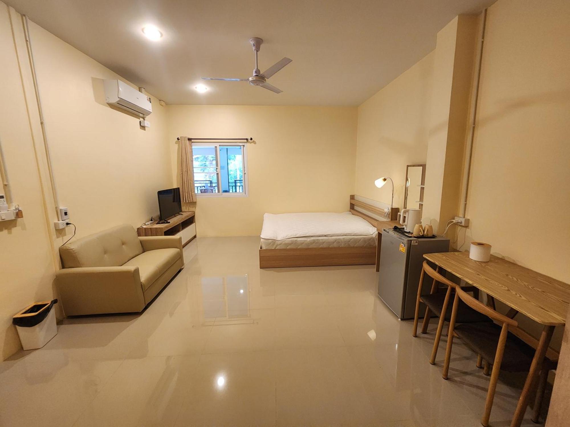 Skypearl Guesthouse & Pub Тау Экстерьер фото